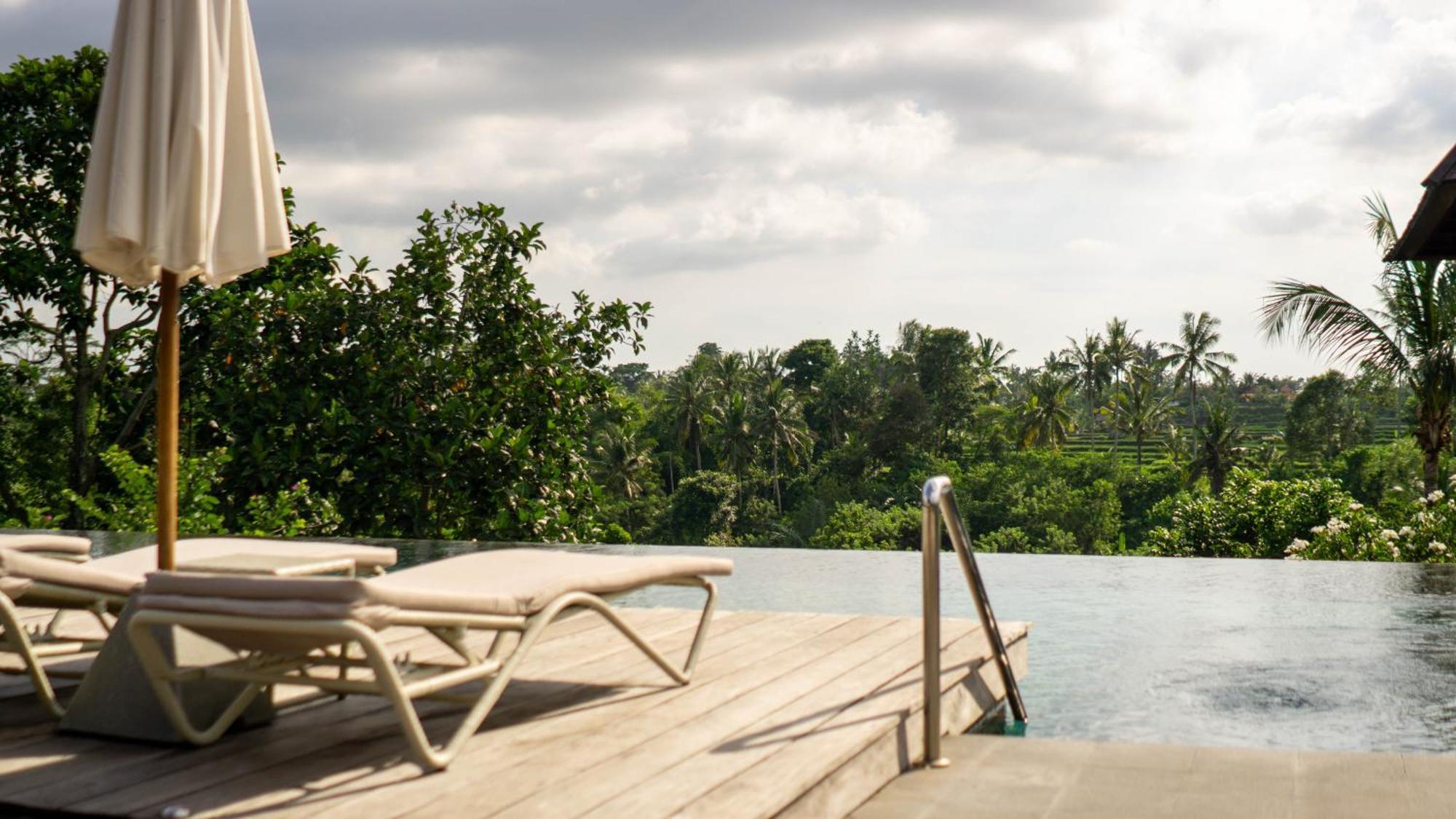 Tejaprana Bisma - Chse Certified Hotel Ubud  Luaran gambar Infinity pool at a resort in Bali, Indonesia